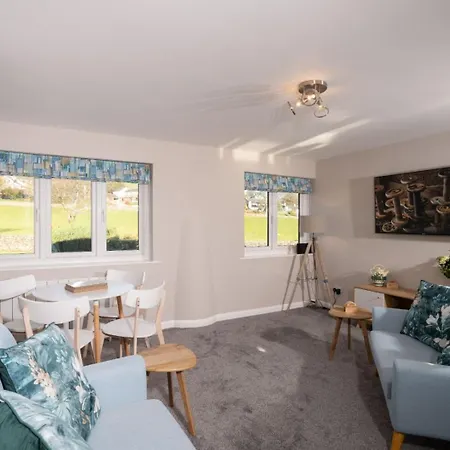 Tranquil 2-bedroom In Charming Staveley *
