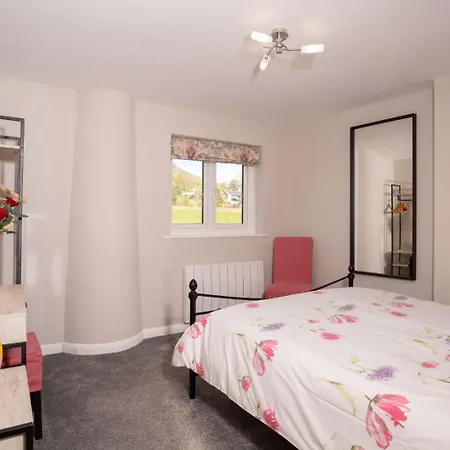 Tranquil 2-bedroom In Charming Staveley شقة