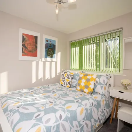 Tranquil 2-bedroom In Charming Staveley شقة
