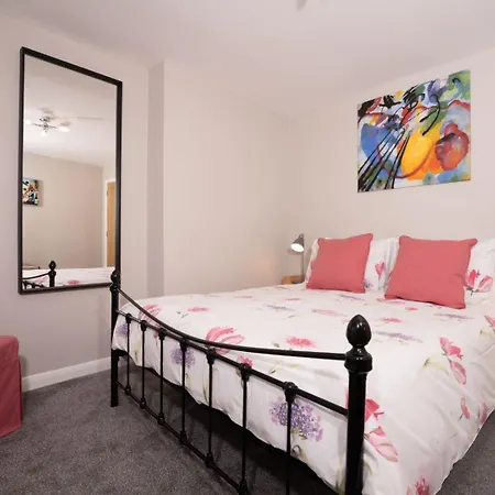 Tranquil 2-bedroom In Charming Staveley