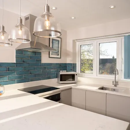 Tranquil 2-bedroom In Charming Staveley شقة *